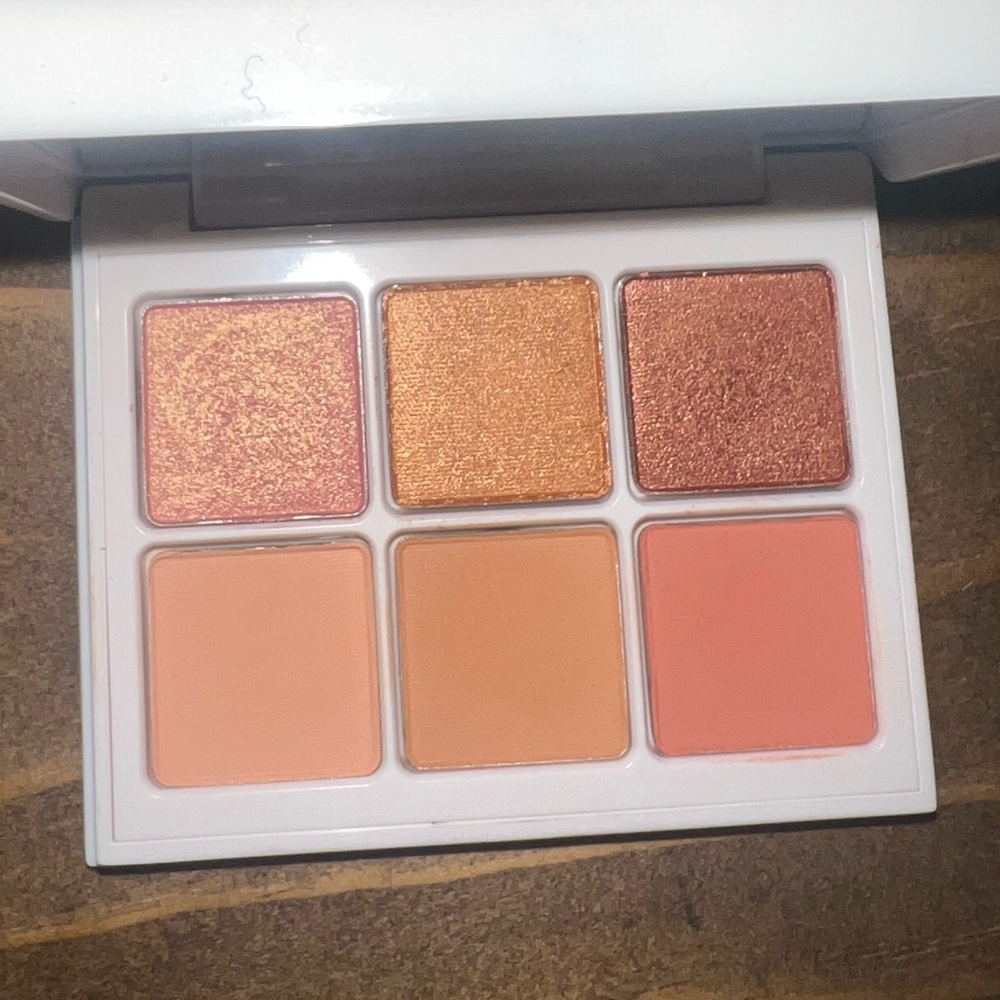 FENTY BEAUTY SNAP SHADOWS MIX & MATCH EYESHADOW PALETTE IN PEACH